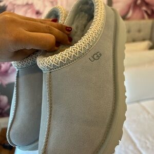 NWT - UGG TASMAN - SIZE 8 IN SEA FOAM BLUE